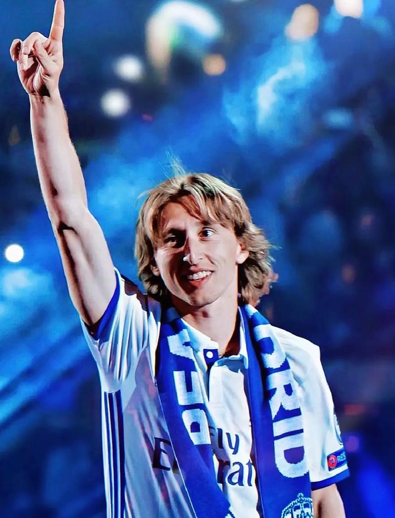 没几场机会了！斯洛特再丢“保命局”，高层对他不信任值提升